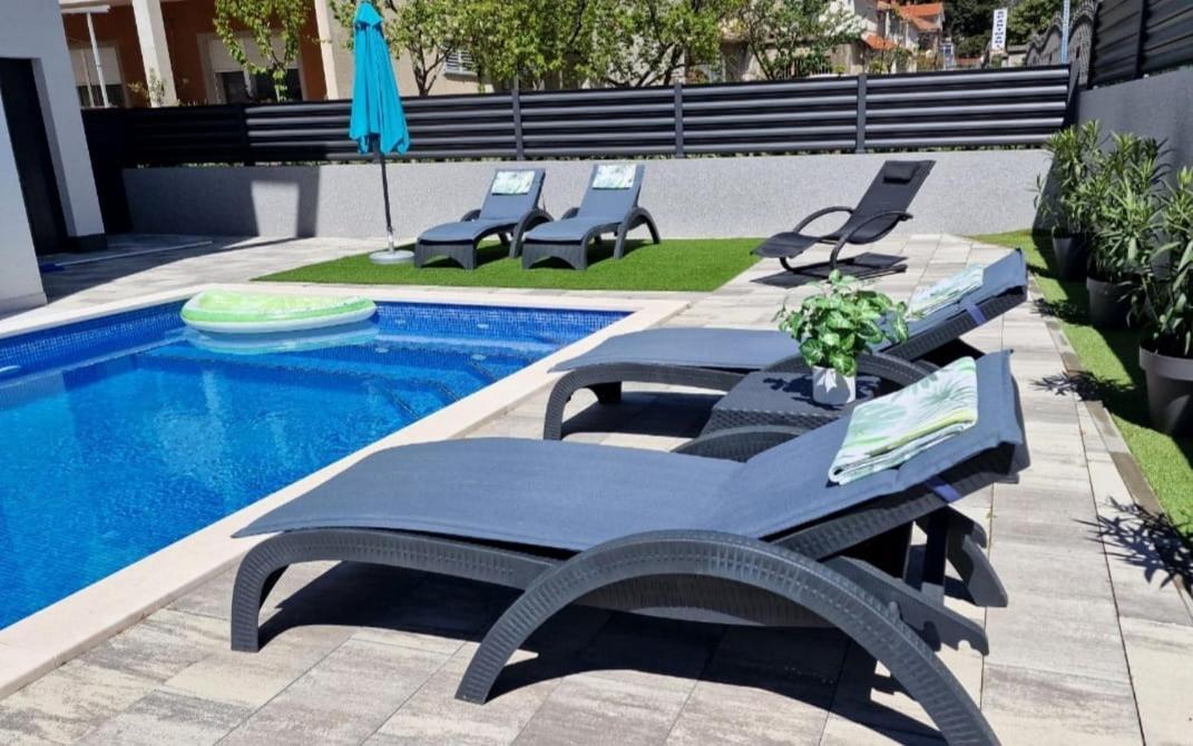 Villa Ema Kastela With Private Heated Pool Zewnętrze zdjęcie