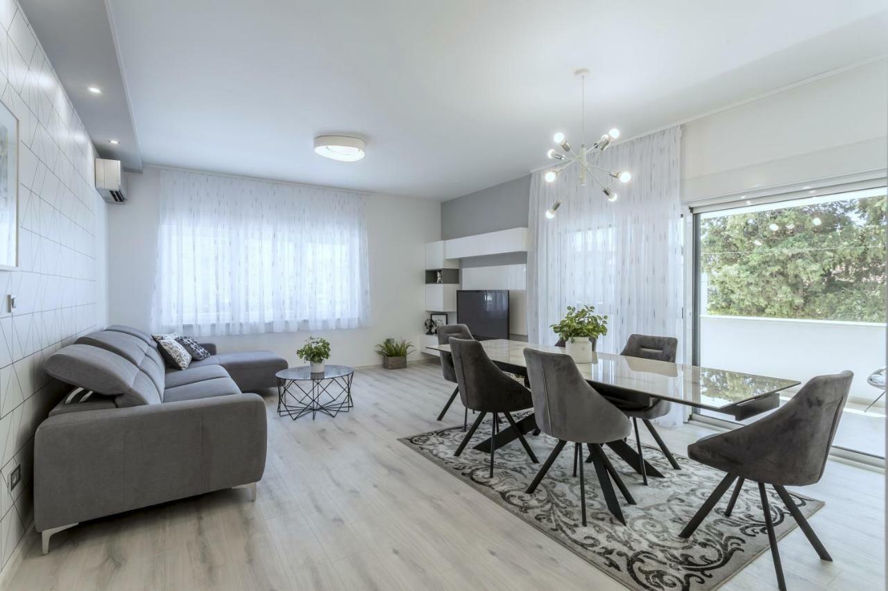 Villa Ema Kastela With Private Heated Pool Zewnętrze zdjęcie