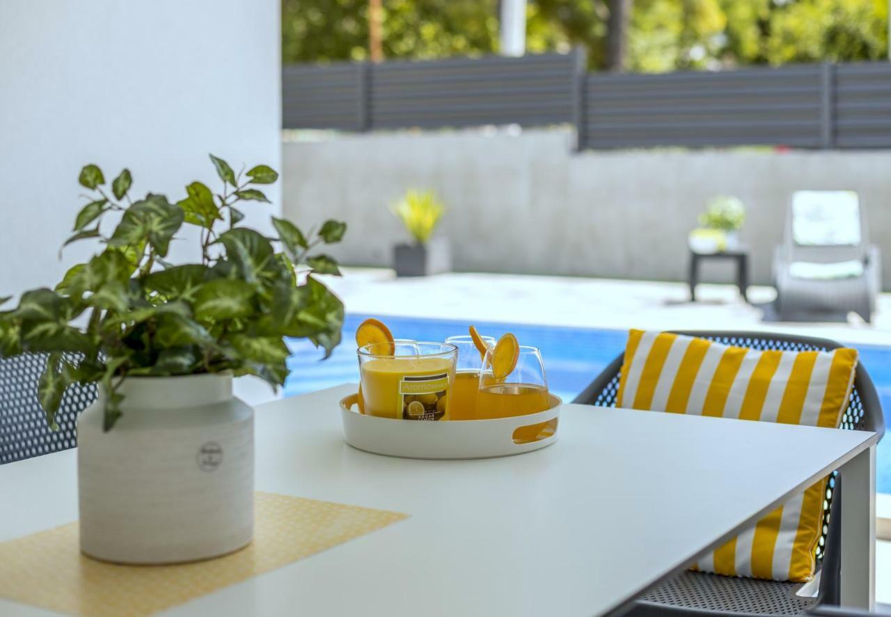 Villa Ema Kastela With Private Heated Pool Zewnętrze zdjęcie